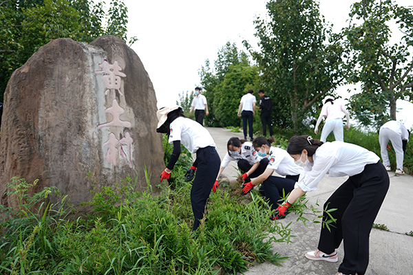 “助力鄉(xiāng)村振興，踐行艱苦奮斗” 將新員工黨性教育活動搬到對口幫扶村2.jpg